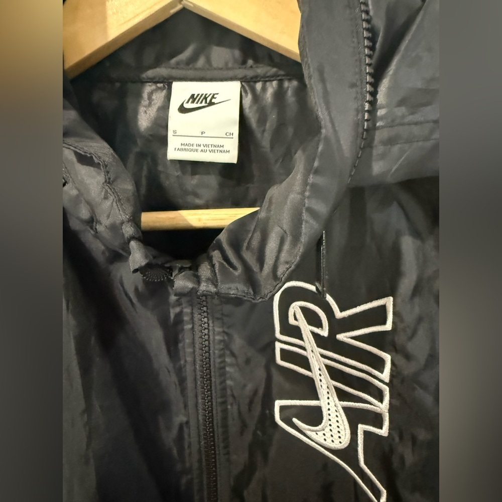 Nike Black Hooded Jacket - Picture 2 of 3